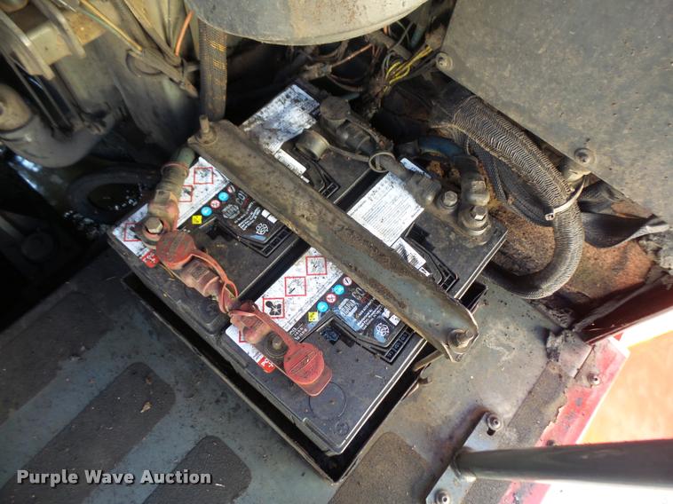 image for item DA8108 2002 Sterling SC8000 street sweeper