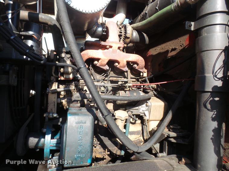 image for item DA8108 2002 Sterling SC8000 street sweeper