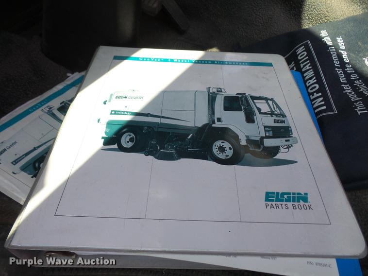 image for item DA8108 2002 Sterling SC8000 street sweeper