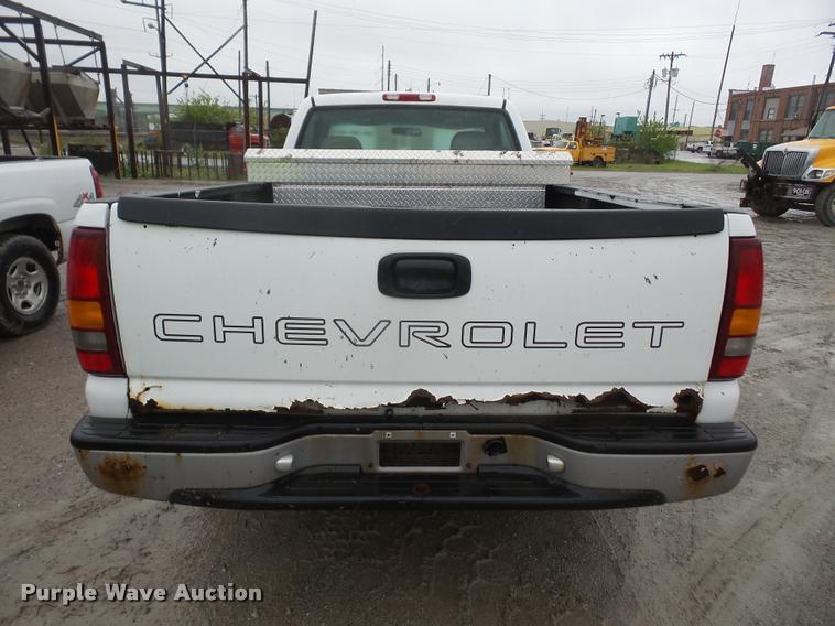 image for item DA8182 2001 Chevrolet Silverado 1500 pickup truck