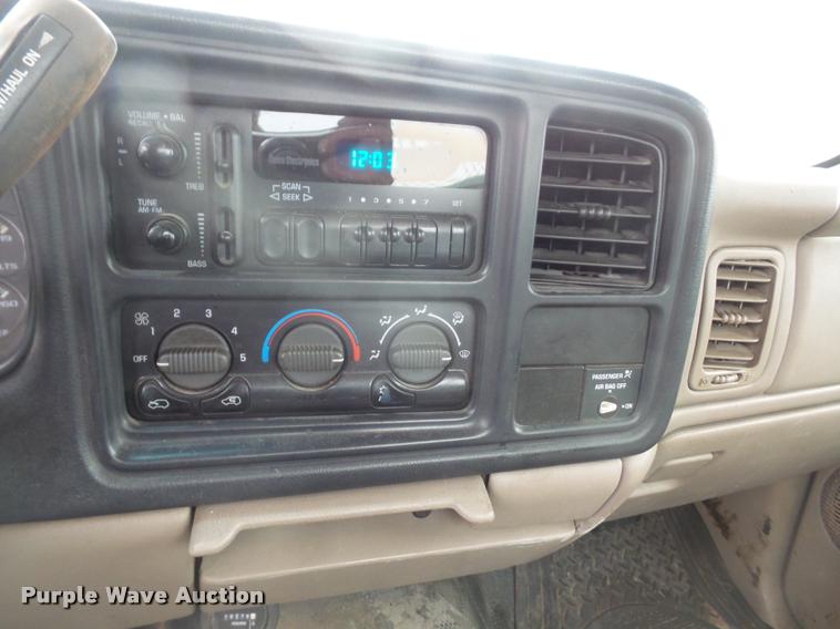 image for item DA8182 2001 Chevrolet Silverado 1500 pickup truck