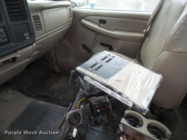 image for item DA8182 2001 Chevrolet Silverado 1500 pickup truck