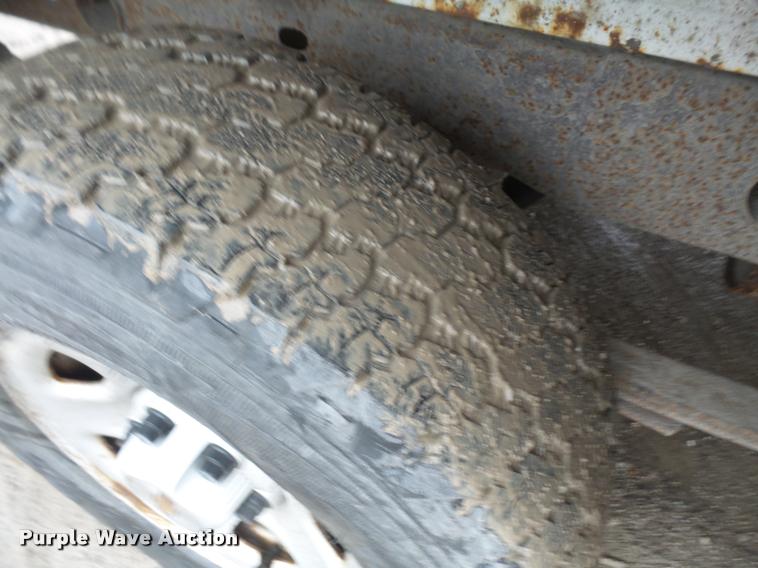 image for item DA8182 2001 Chevrolet Silverado 1500 pickup truck