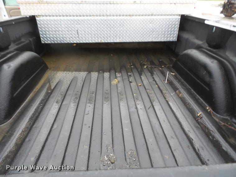 image for item DA8182 2001 Chevrolet Silverado 1500 pickup truck