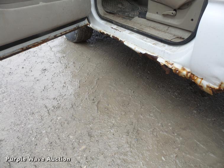 image for item DA8182 2001 Chevrolet Silverado 1500 pickup truck