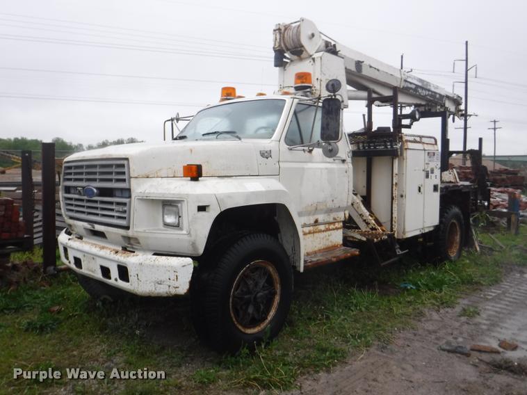 image for item DA8183 1985 Ford F800 crane truck