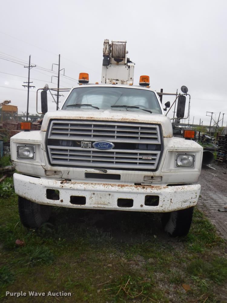 image for item DA8183 1985 Ford F800 crane truck