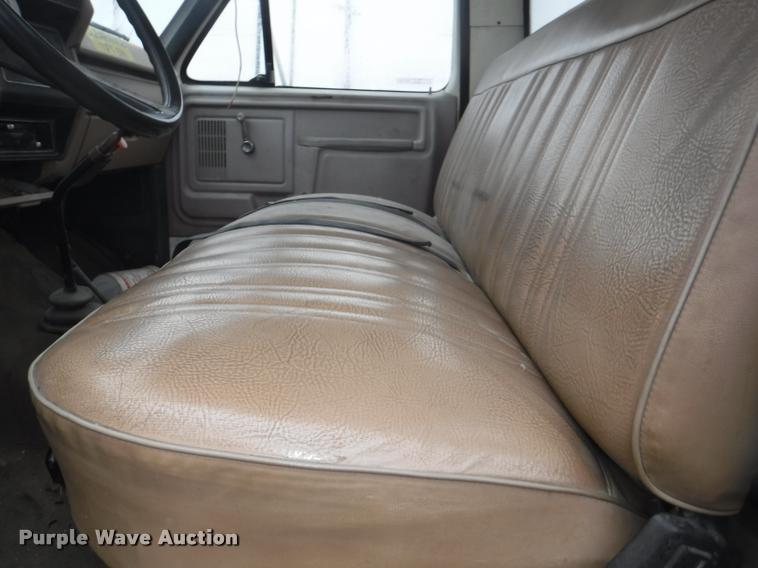 image for item DA8183 1985 Ford F800 crane truck