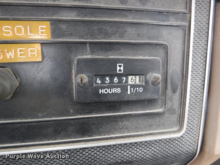 image for item DA8183 1985 Ford F800 crane truck