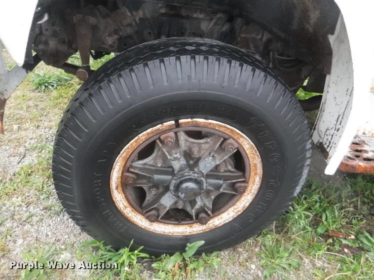 image for item DA8183 1985 Ford F800 crane truck