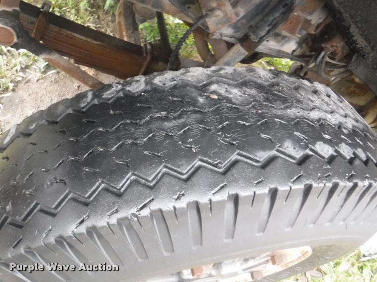 image for item DA8183 1985 Ford F800 crane truck