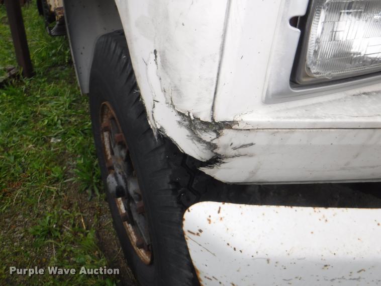 image for item DA8183 1985 Ford F800 crane truck