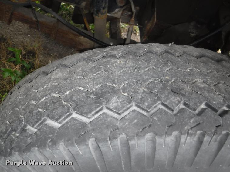 image for item DA8183 1985 Ford F800 crane truck