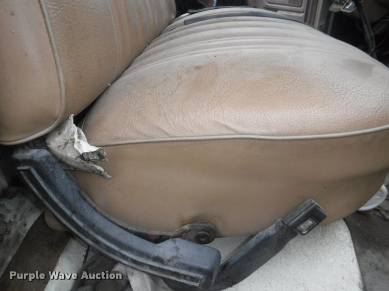 image for item DA8183 1985 Ford F800 crane truck