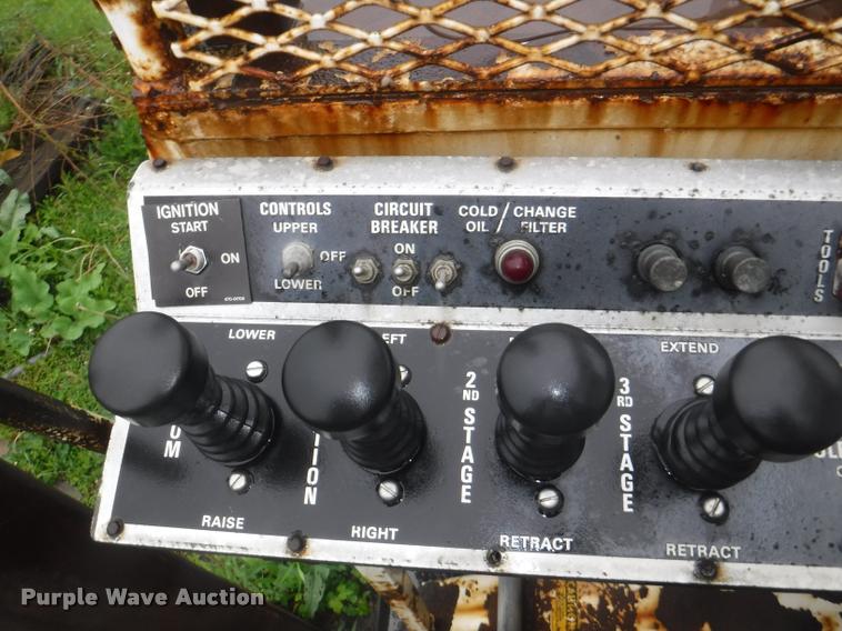 image for item DA8183 1985 Ford F800 crane truck