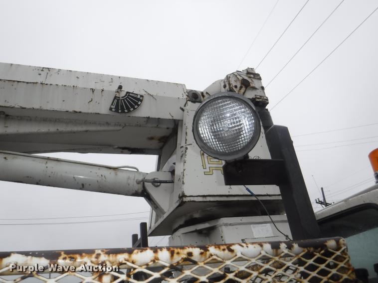 image for item DA8183 1985 Ford F800 crane truck