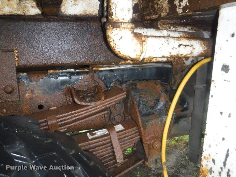 image for item DA8183 1985 Ford F800 crane truck