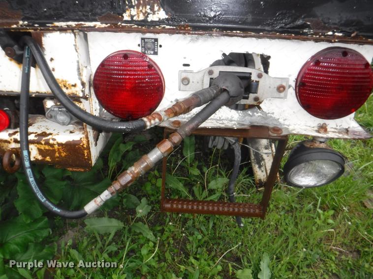 image for item DA8183 1985 Ford F800 crane truck