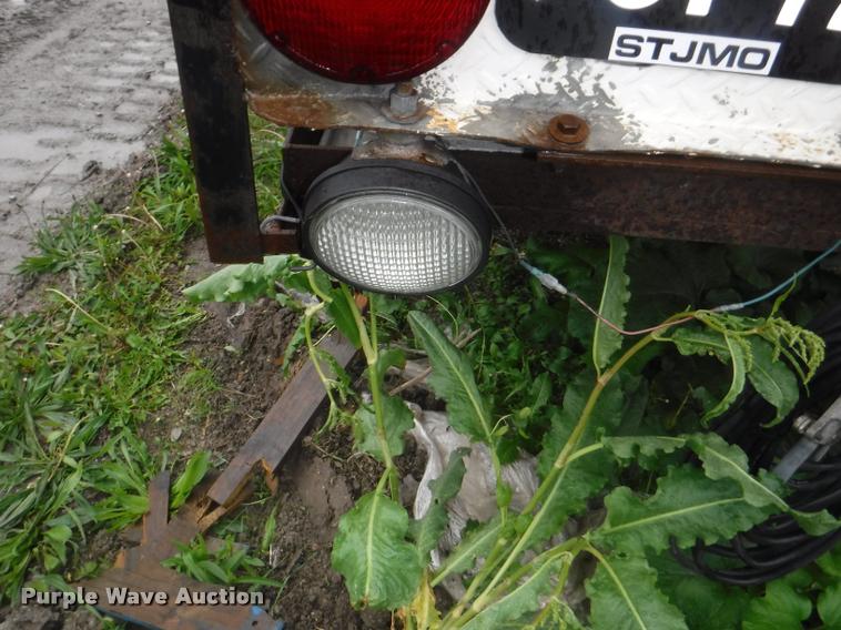 image for item DA8183 1985 Ford F800 crane truck