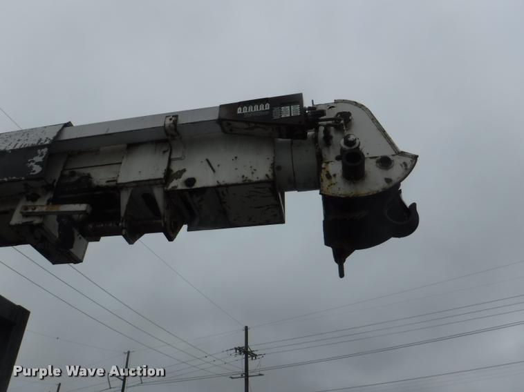 image for item DA8183 1985 Ford F800 crane truck