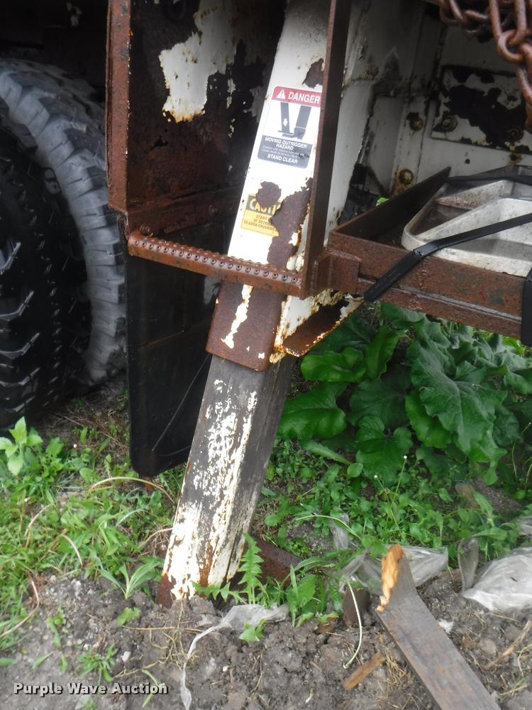 image for item DA8183 1985 Ford F800 crane truck