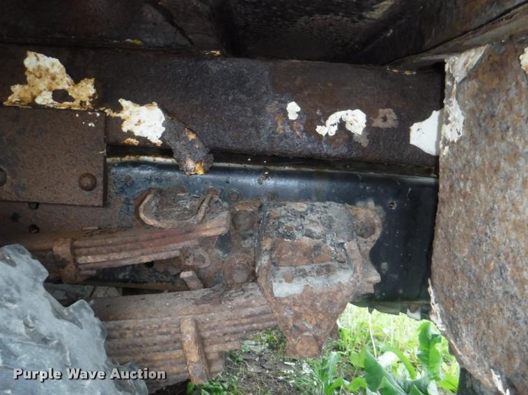 image for item DA8183 1985 Ford F800 crane truck