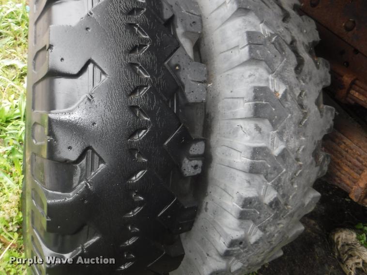 image for item DA8183 1985 Ford F800 crane truck