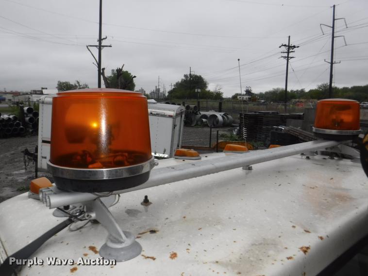 image for item DA8183 1985 Ford F800 crane truck