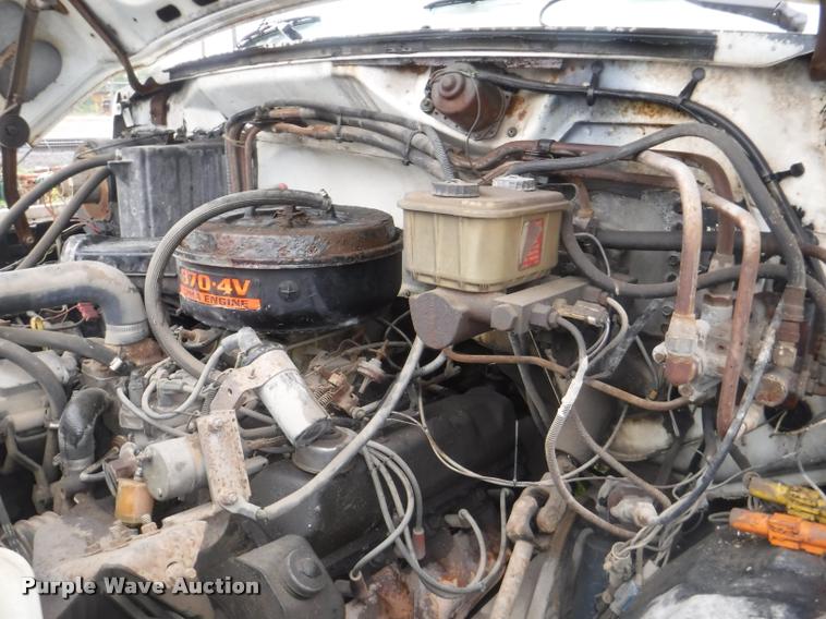 image for item DA8183 1985 Ford F800 crane truck