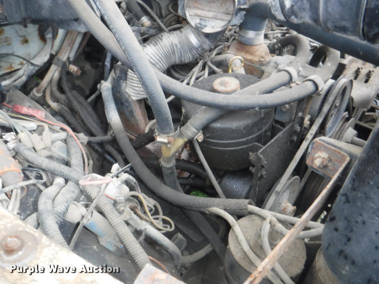 image for item DA8183 1985 Ford F800 crane truck