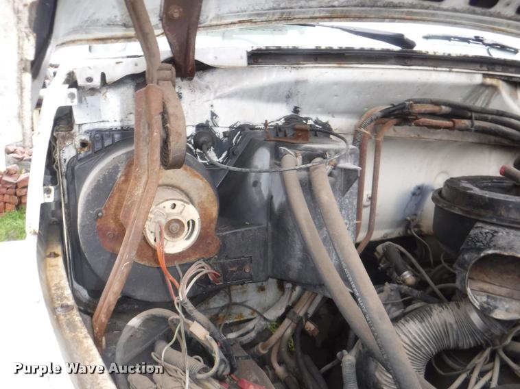 image for item DA8183 1985 Ford F800 crane truck