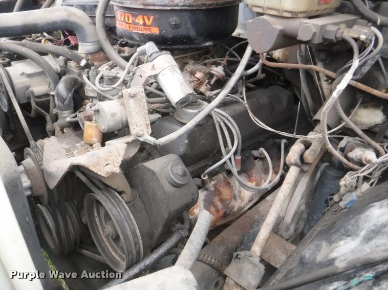 image for item DA8183 1985 Ford F800 crane truck