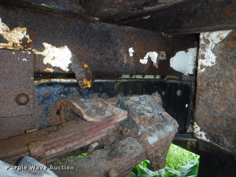 image for item DA8183 1985 Ford F800 crane truck