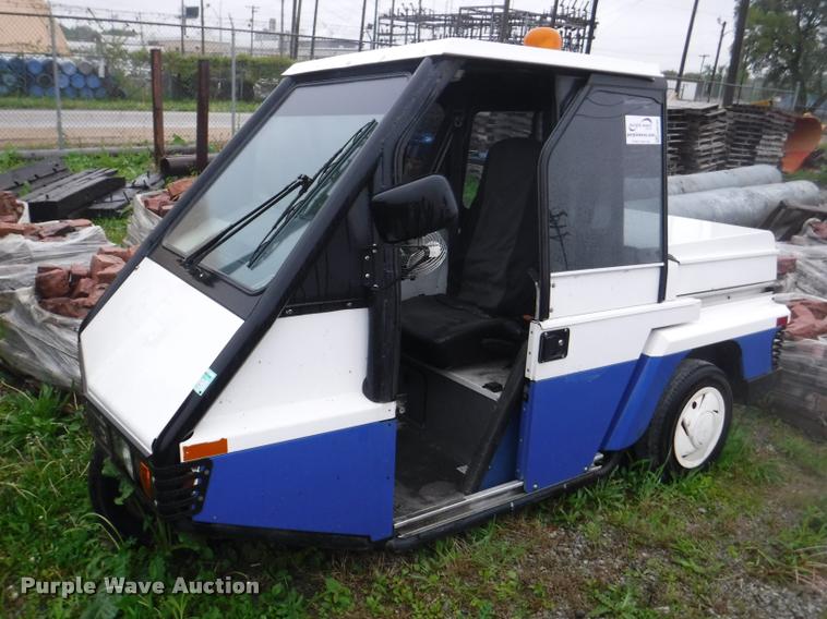 image for item DA8184 1999 WIL BT-57 utility vehicle