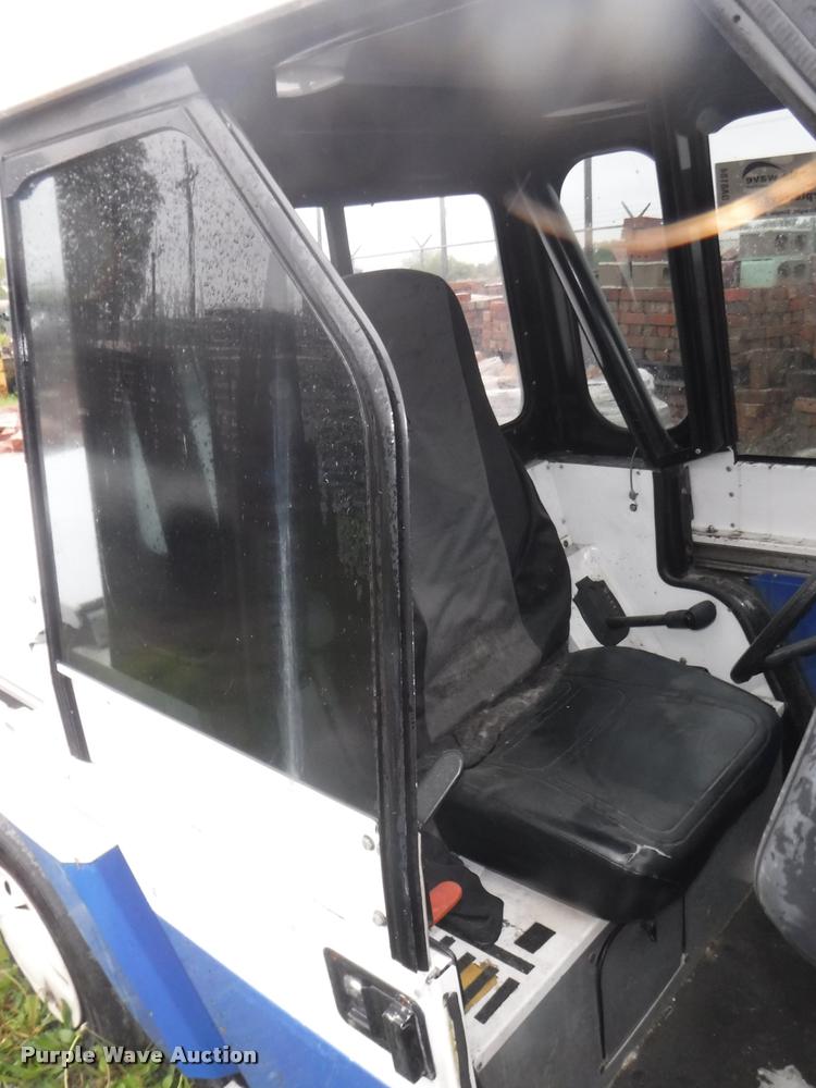 image for item DA8184 1999 WIL BT-57 utility vehicle