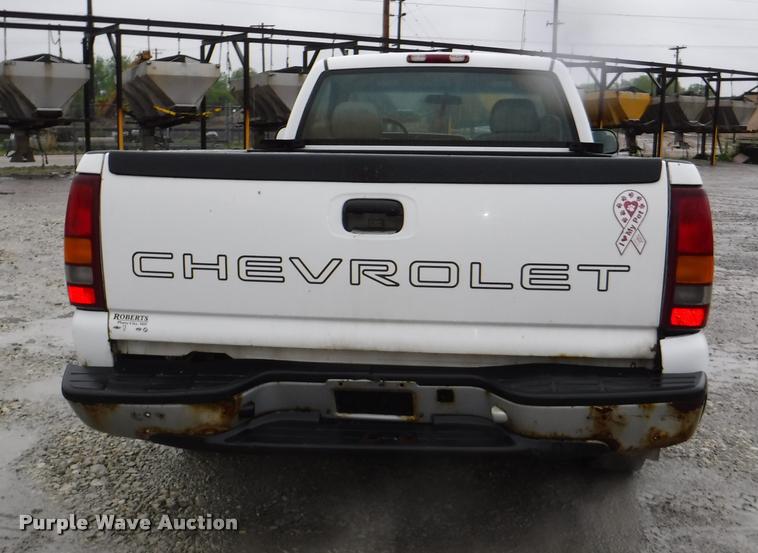 image for item DA8191 2001 Chevrolet Silverado 1500 pickup truck