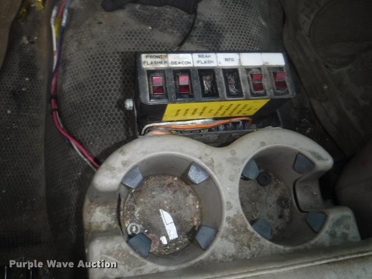 image for item DA8191 2001 Chevrolet Silverado 1500 pickup truck