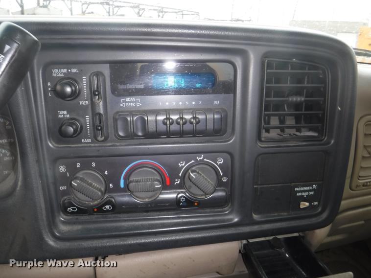 image for item DA8191 2001 Chevrolet Silverado 1500 pickup truck