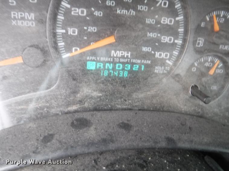 image for item DA8191 2001 Chevrolet Silverado 1500 pickup truck