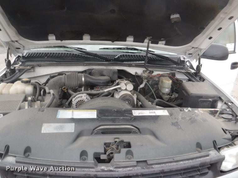 image for item DA8191 2001 Chevrolet Silverado 1500 pickup truck