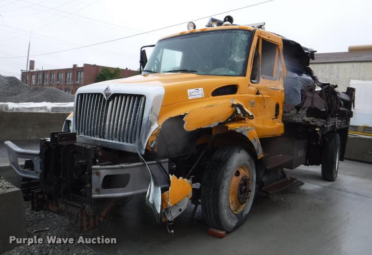 image for item DA8192 2005 International 7400 dump truck