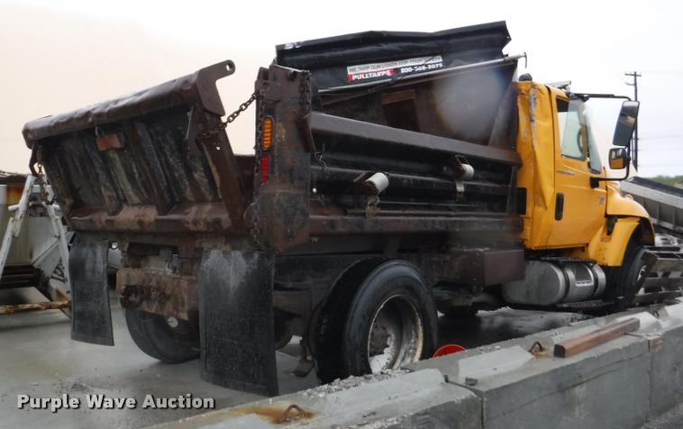 image for item DA8192 2005 International 7400 dump truck
