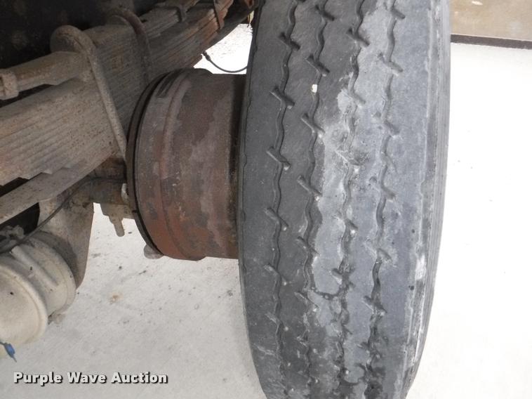 image for item DA8192 2005 International 7400 dump truck