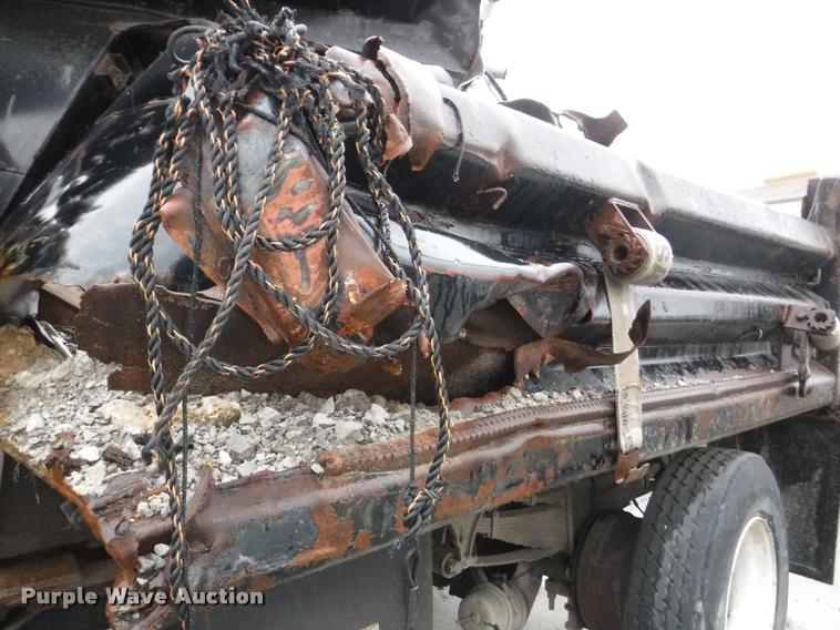 image for item DA8192 2005 International 7400 dump truck
