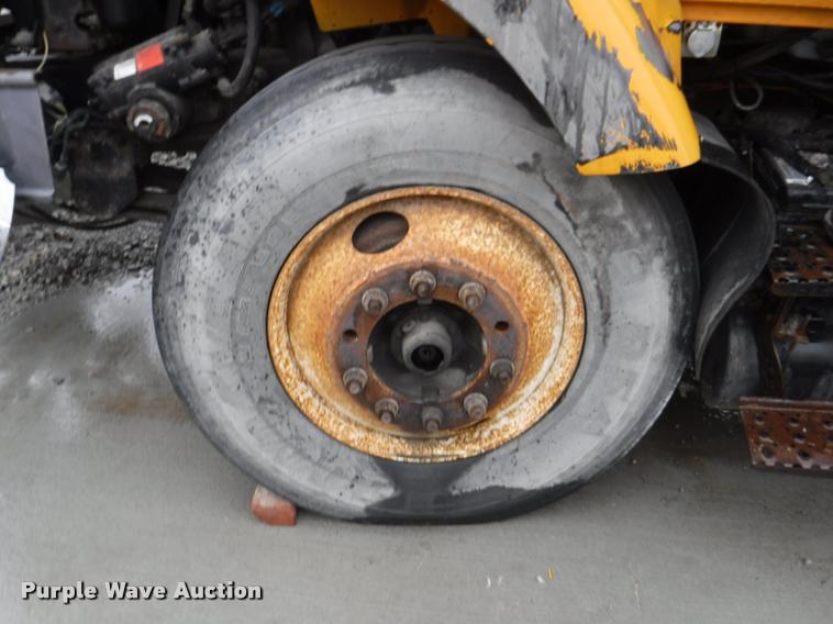 image for item DA8192 2005 International 7400 dump truck