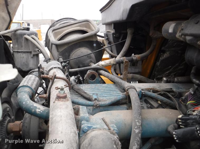 image for item DA8192 2005 International 7400 dump truck