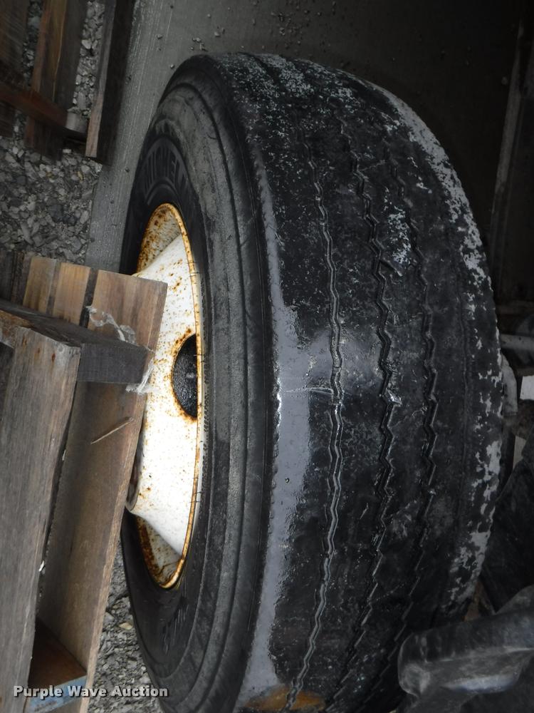 image for item DA8192 2005 International 7400 dump truck