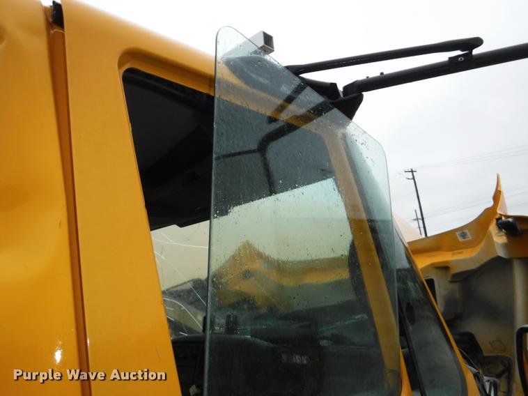 image for item DA8192 2005 International 7400 dump truck