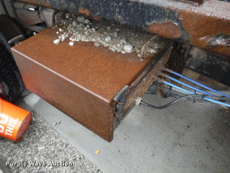 image for item DA8192 2005 International 7400 dump truck