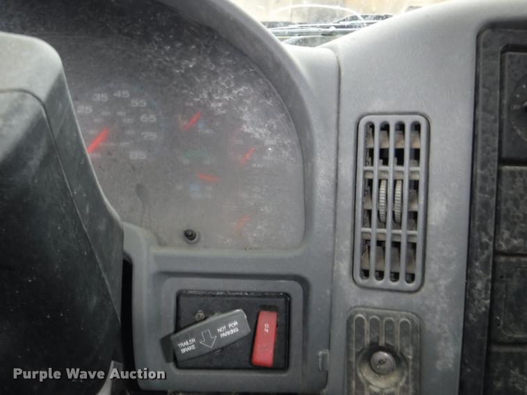 image for item DA8192 2005 International 7400 dump truck